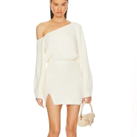 Lovers + Friends Dresses & Skirts - Lovers and Friends Revolve Makya Off Shoulder Sweater Mini Dress in Cream Size S